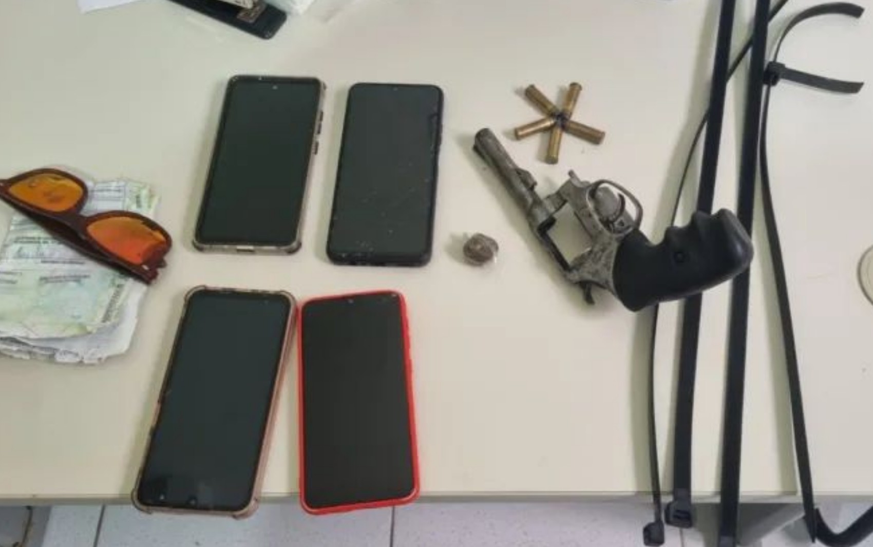 Três homens são presos suspeitos de tentar roubar e sequestrar caminhoneiro no interior da Bahia