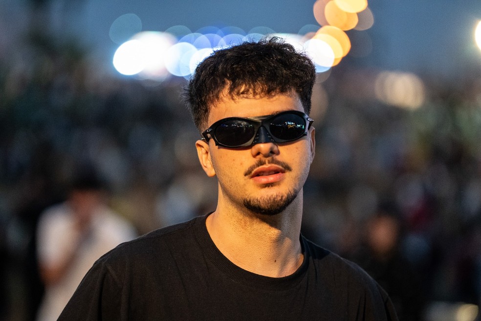 Óculos de Travis Scott' viram moda no The Town 2025