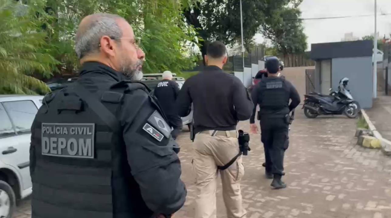 Grupo suspeito de atrair vítimas por aplicativos de namoro para extorsão é alvo de operação em Salvador