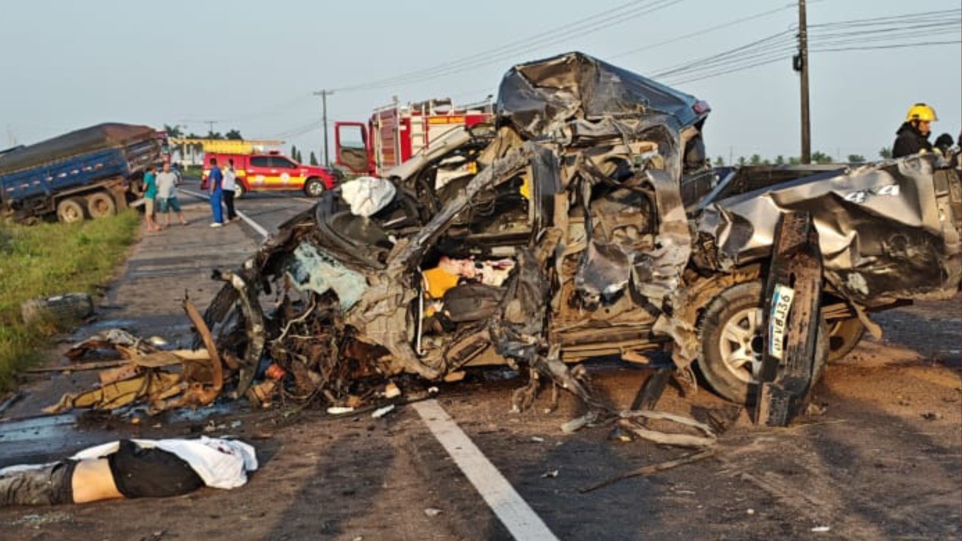Acidente grave entre caminhão e picape deixa uma pessoa morta e feridos na BR-316, no PA