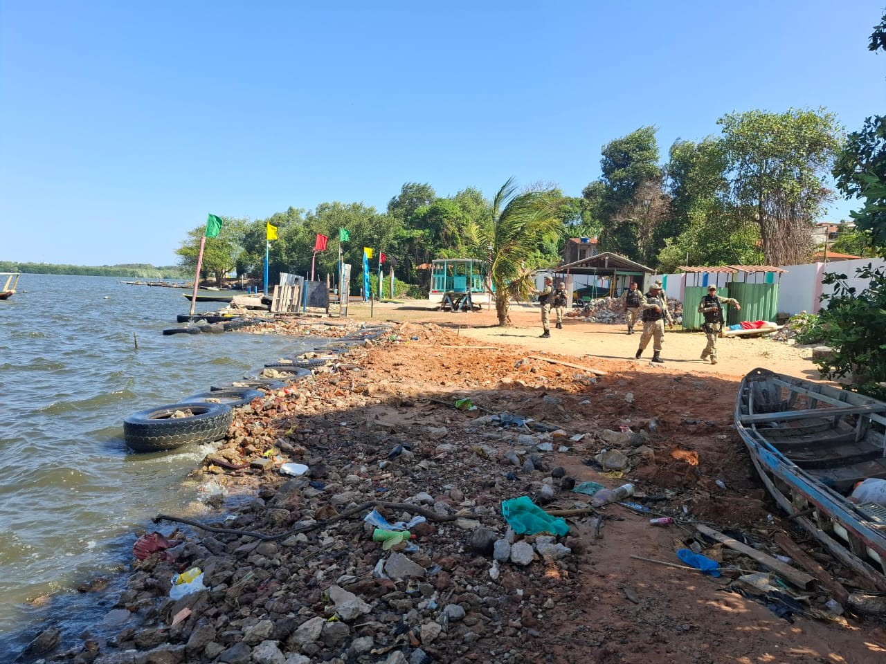 Polícia investiga aterro irregular com entulho da construção civil em área de mangue em São Luís