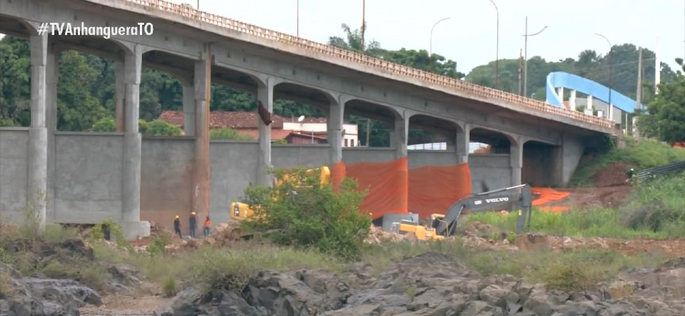 Preparativos para implosão da ponte entre o Tocantins e o Maranhão — Foto: Tv Anhanguera/Reprodução
