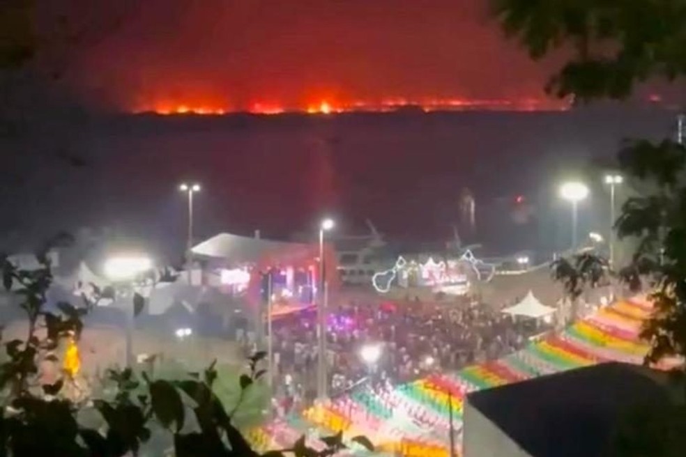 Muralha de fogo em Corumbá. — Foto: Redes sociais/Reprodução