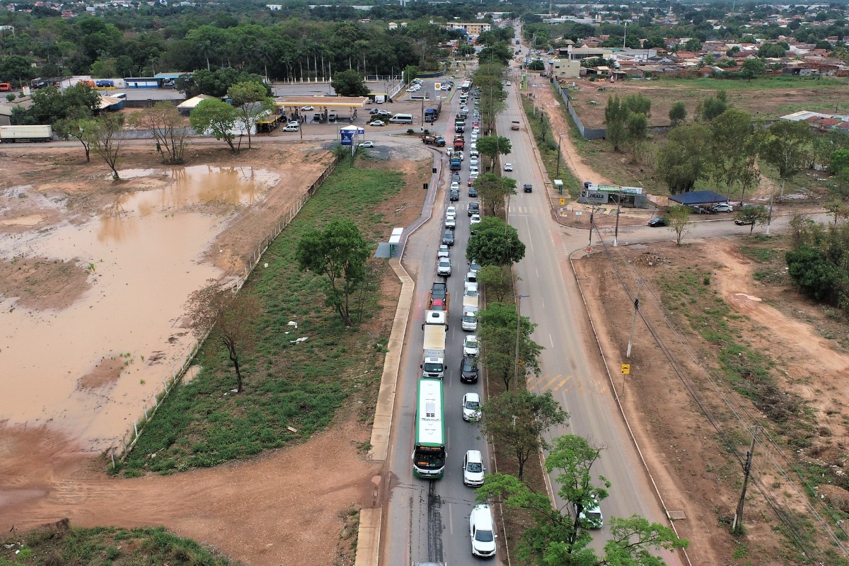 Obra de viaduto muda trânsito na Palmiro Paes de Barros em Cuiabá por 90 dias
