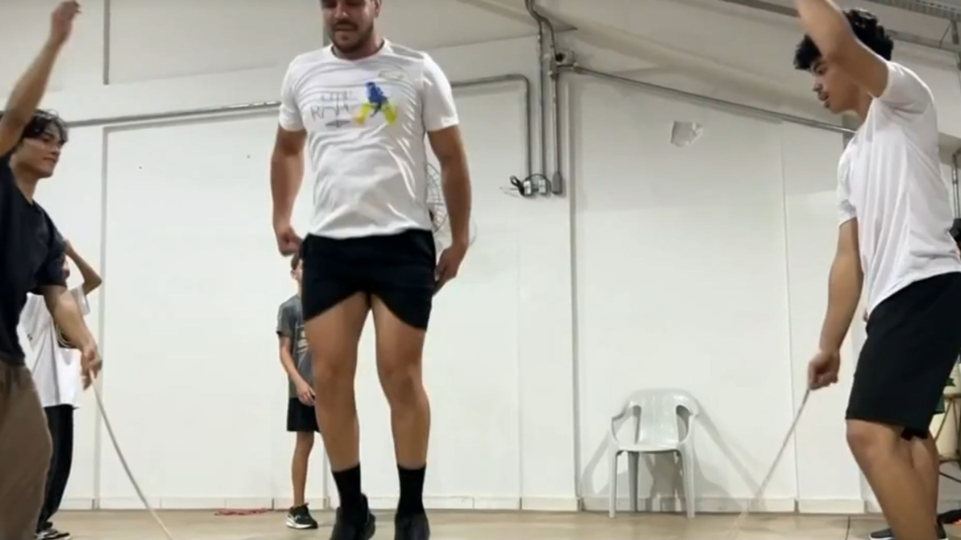 Projeto de 'jump rope' atende crianças e adolescentes com mais de 10 núcleos em Rio Preto 