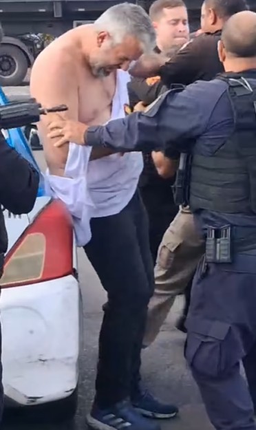 Sindicato de petroleiros diz que grevistas foram agredidos durante manifestação na Reduc, no RJ; VÍDEO