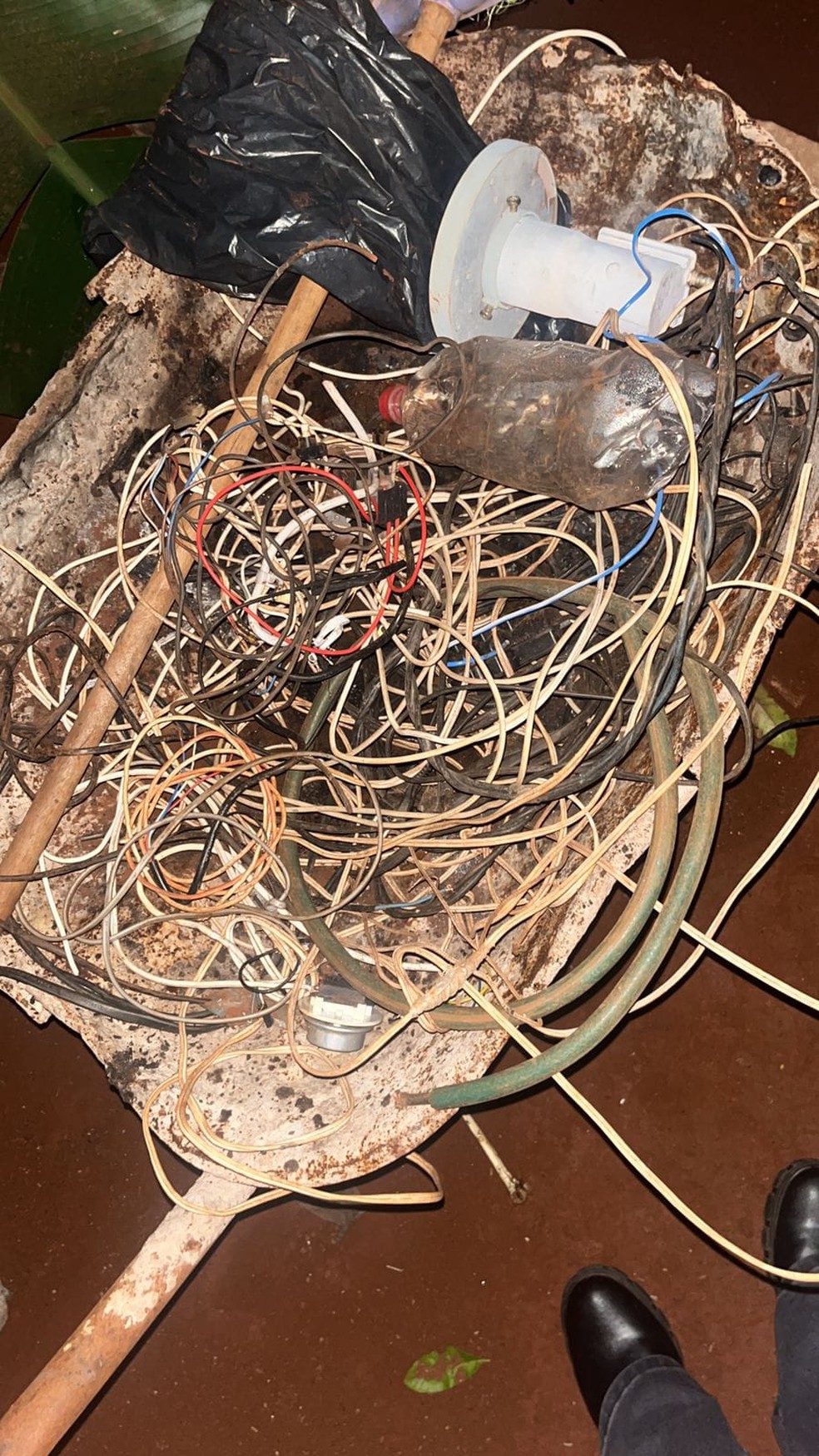 Fios elétricos furtados — Foto: Polícia Civil/Divulgação