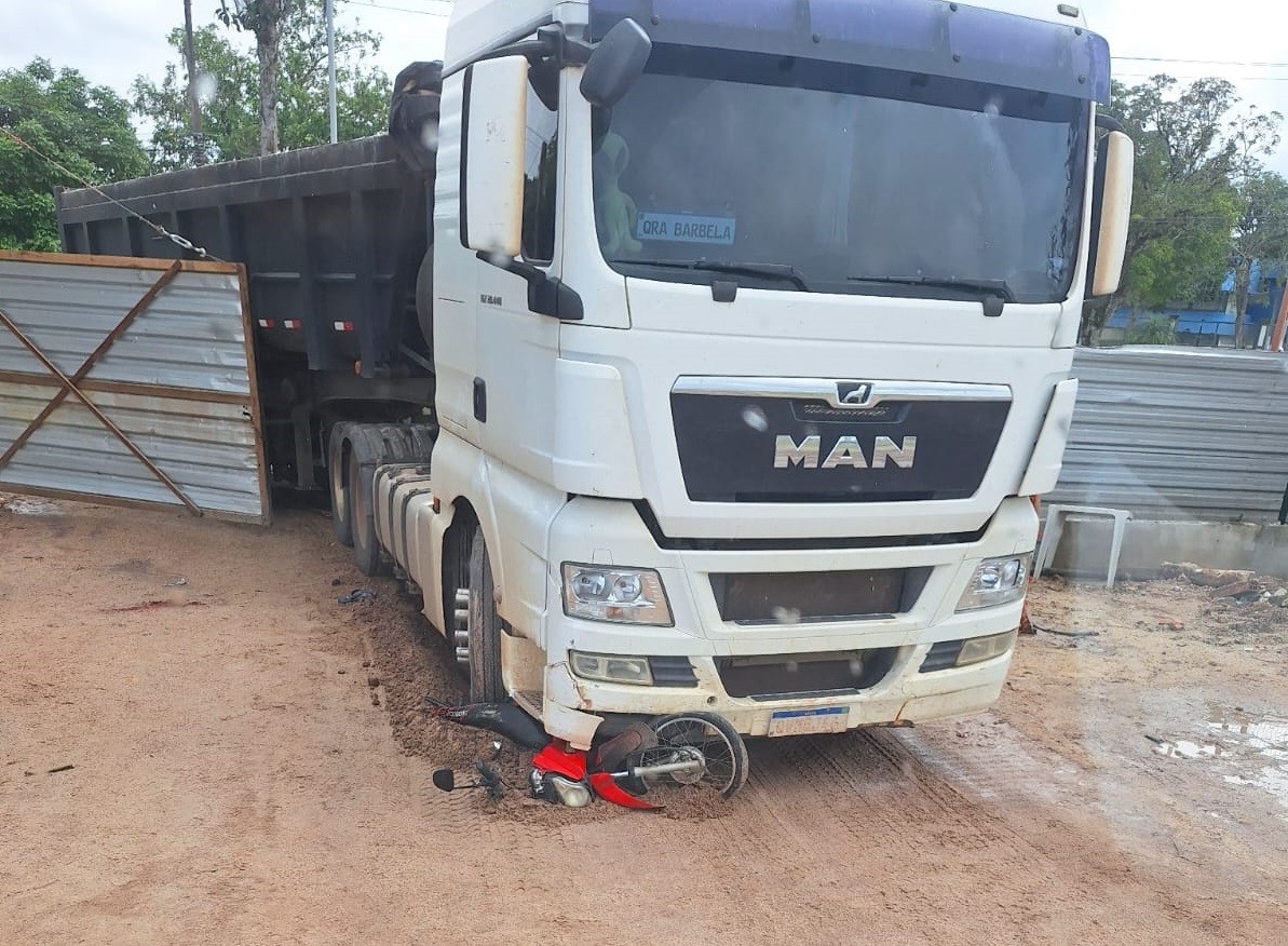 Acidente de trânsito faz motociclista perder a perna e parar em canteiro de obra da COP 30 em Belém