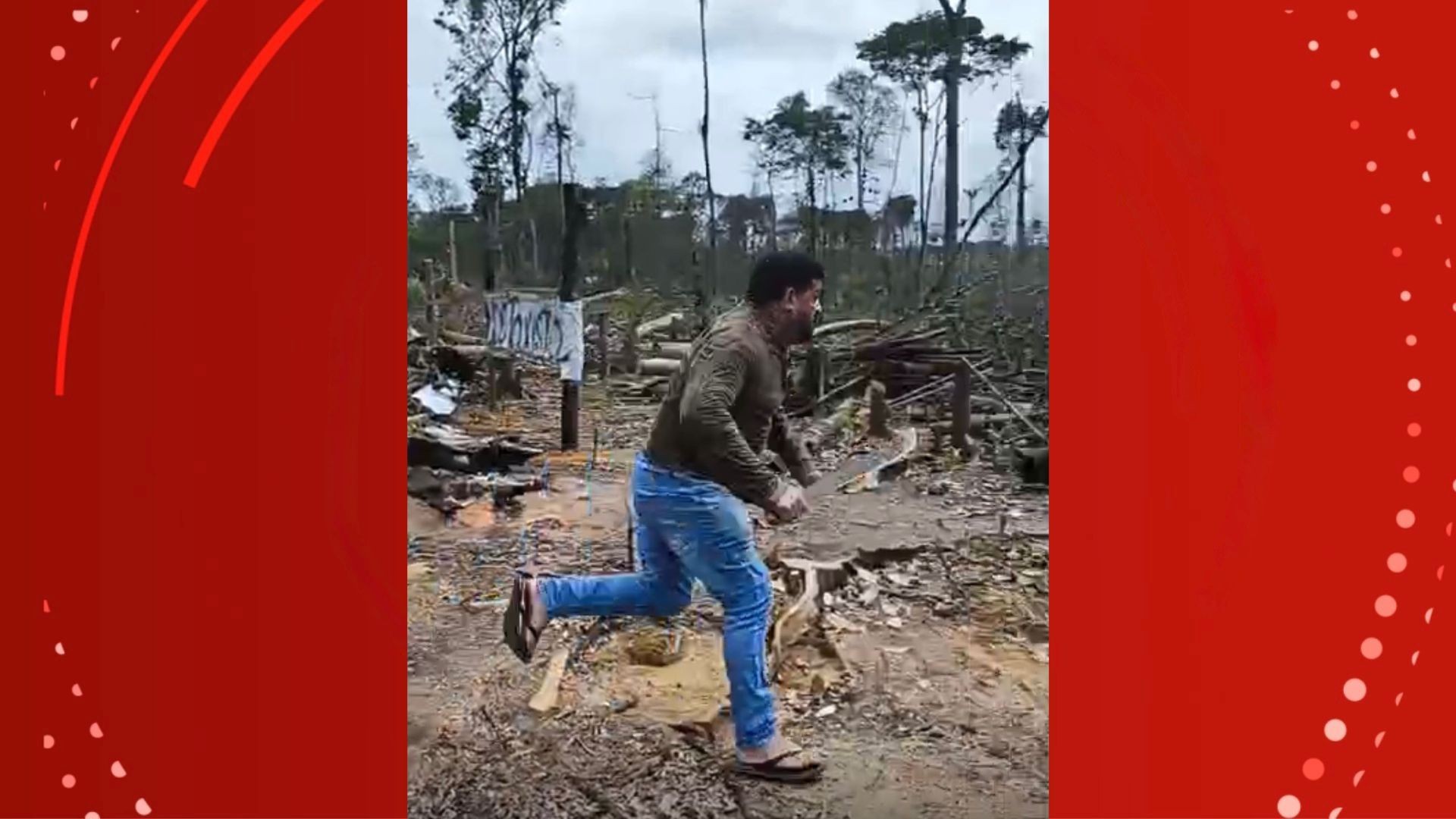 Ex-chefe de gabinete da Prefeitura de Oiapoque é flagrado correndo atrás de homem com facão; VÍDEO