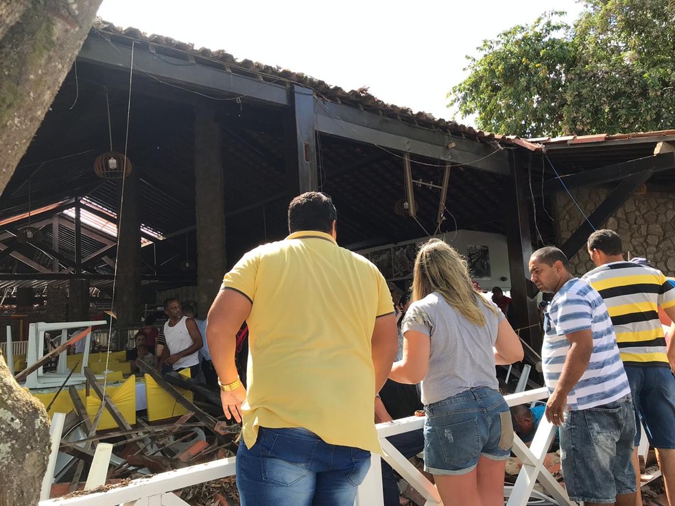 Parte do teto de restaurante que atende população de rua no Recife desaba e  deixa duas pessoas feridas, Pernambuco