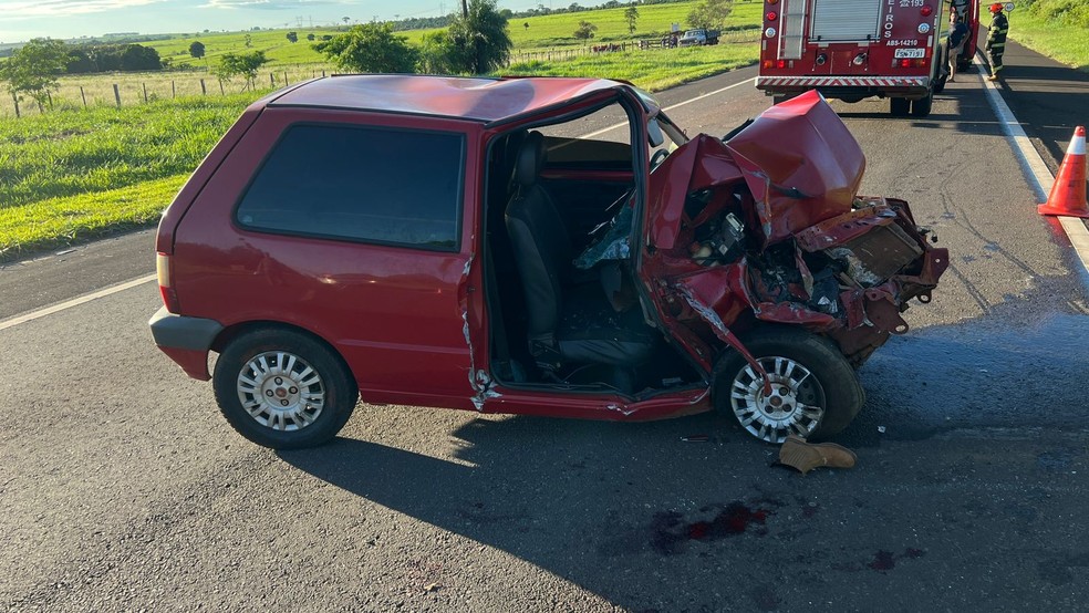 Batida entre carro e van deixa homem ferido em rodovia de Marabá Paulista (SP) — Foto: Reprodução/Polícia Rodoviária