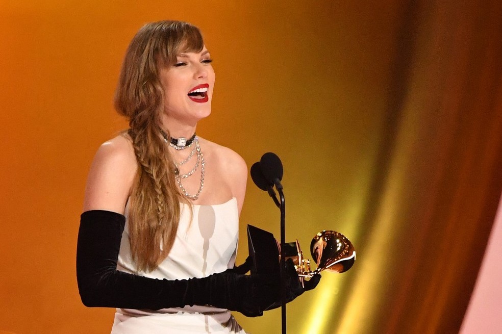 Taylor Swift no Grammy 2024 — Foto: Valerie Macon / AFP