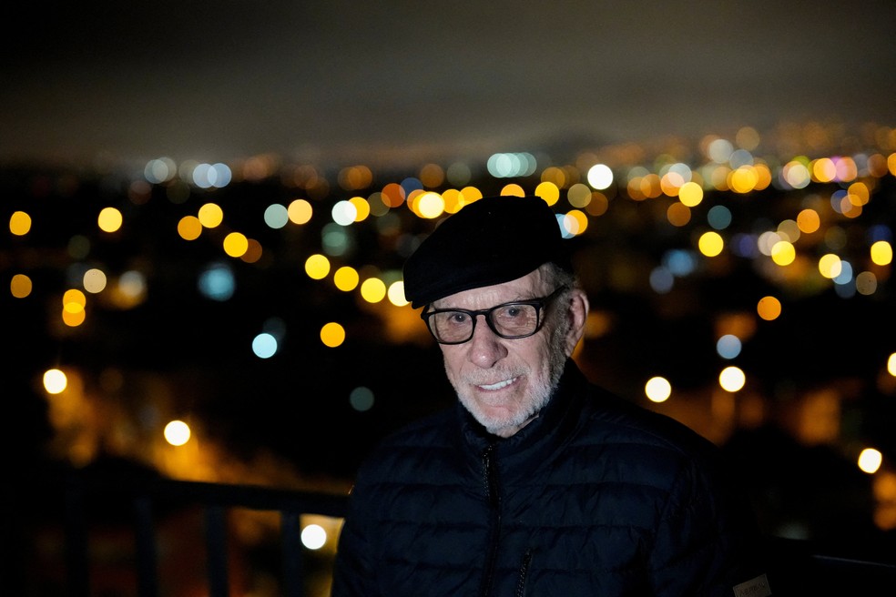 O candidato à Presidência do Peru Ricardo Belmont durante entrevista à agência de notícias Reuters no dia 10 de abril de 2026 — Foto: Angela Ponce/Reuters