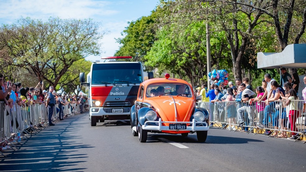 Cerca de 2,8 mil pessoas acompanharam desfile cívico em Bauru — Foto: Joabe Guaranha/Prefeitura de Bauru/Divulgação