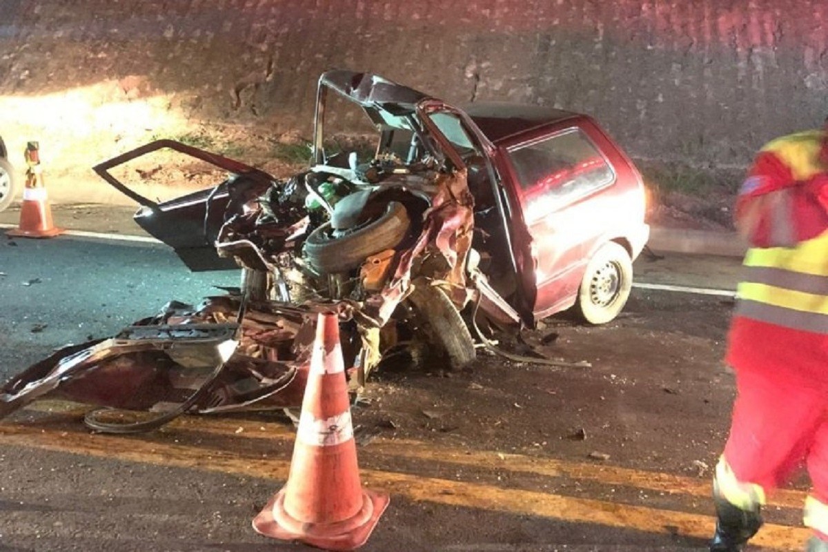 Engavetamento entre quatro veículos deixa motorista morto na BR-116