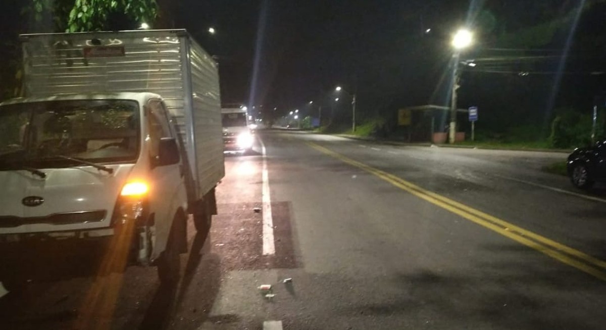 Acidente Entre Duas Motos E Caminhão Deixa Feridos Na Rio Santos Em Angra Dos Reis Sul Do Rio 