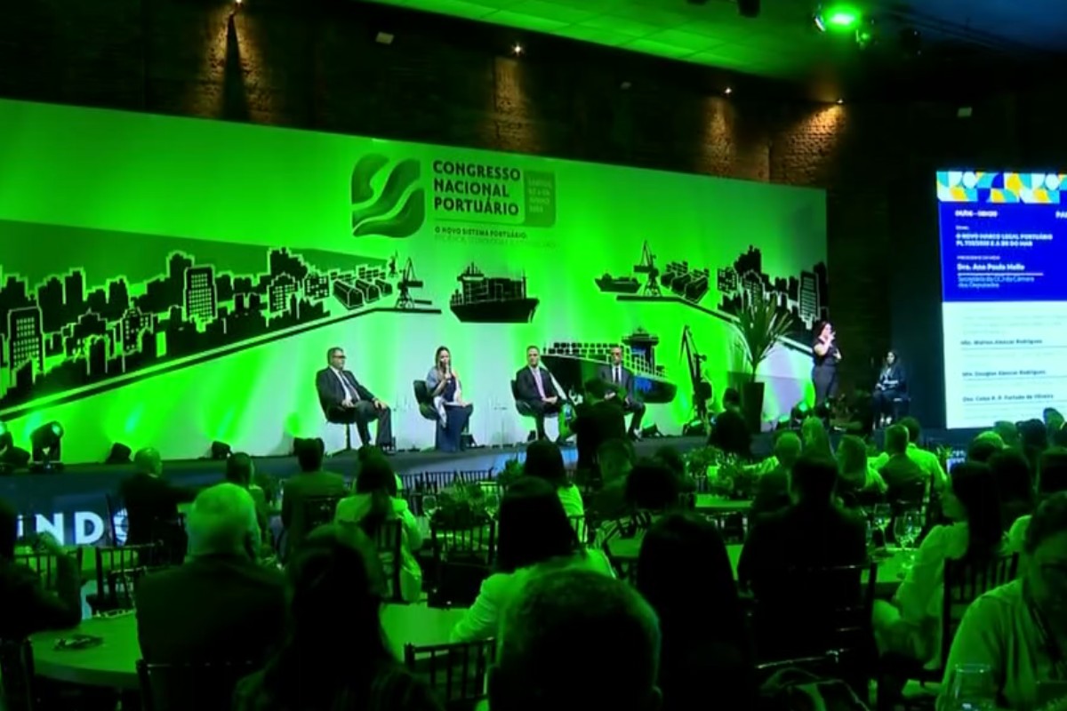 Congresso Nacional Portuário reúne empresários e autoridades para debates sobre eficiência, tecnologia e sustentabilidade em Santos, SP