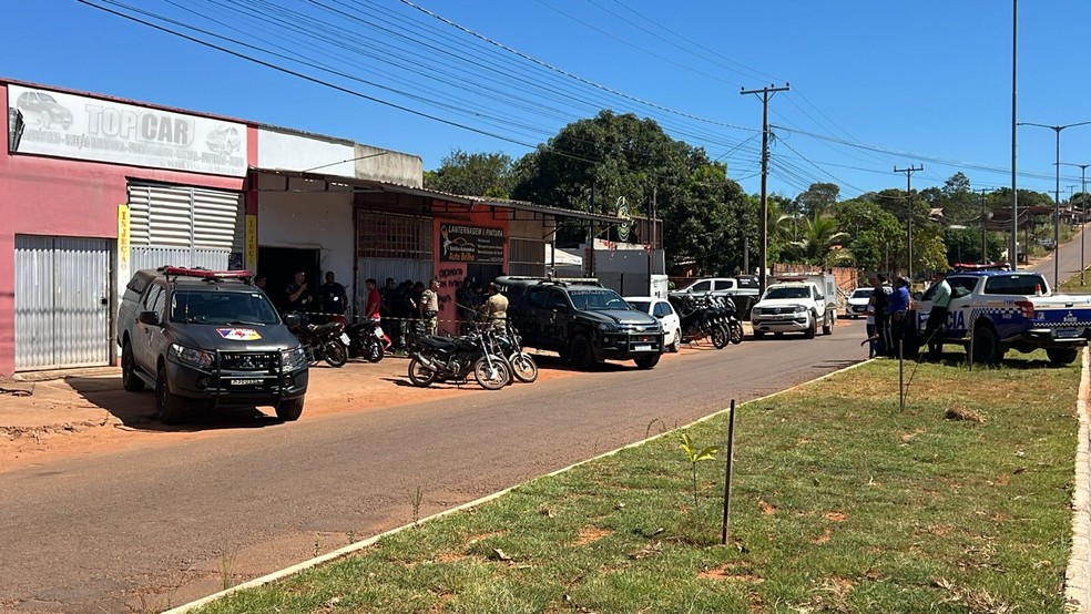 Homem morre após troca de tiros com a Rotam na região sul de Palmas — Foto: Divulgação/Kaliton Mota/TV Anhanguera