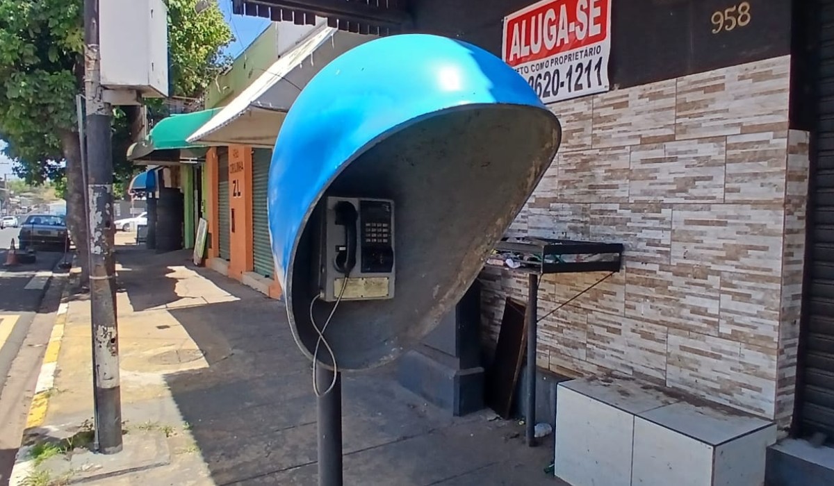 Orelhão telefone: cidades piauienses têm até 18 aparelhos em uso em um único município; entenda desativação