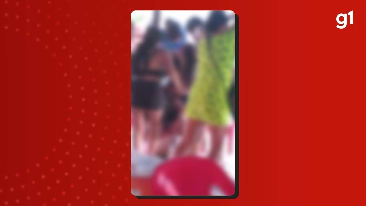 VÍDEO: Travesti é esfaqueada durante confusão em bar na Praça dos Bois, em Parintins