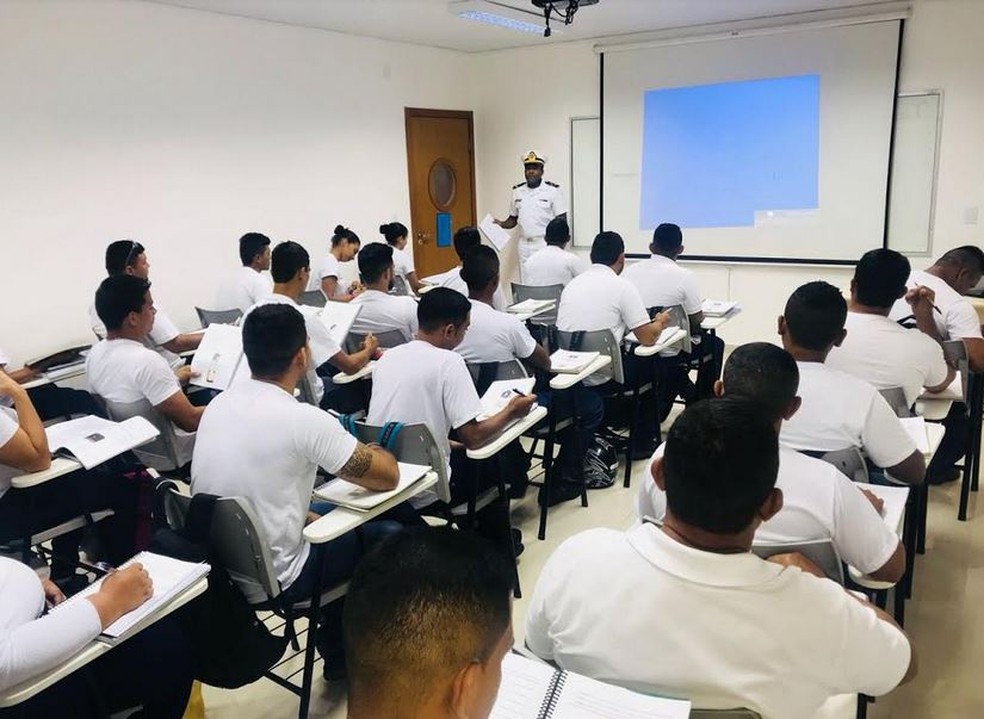 Cursos da Marinha são destinados a pessoas com idade superior a 18 — Foto: Divulgação