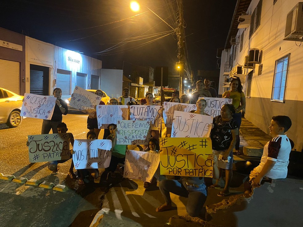 Familiares da empregada doméstica Patrícia Almeida Silva realizam protesto em Imperatriz — Foto: Divulgação/Redes Sociais