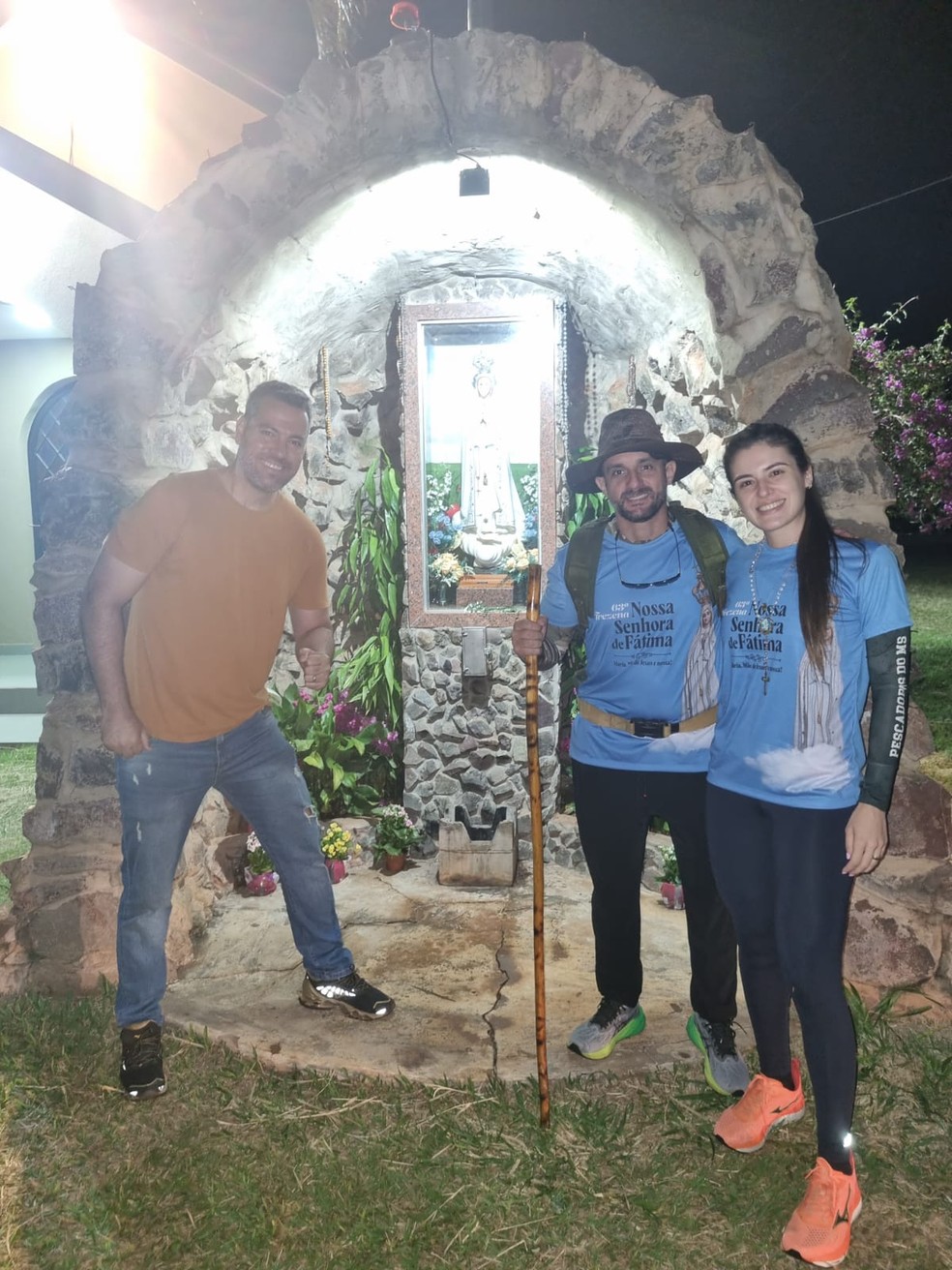 O casal contou com a ajuda de um amigo para chegar até Sidrolândia e seguir a pé para a capital — Foto: Arquivo pessoal