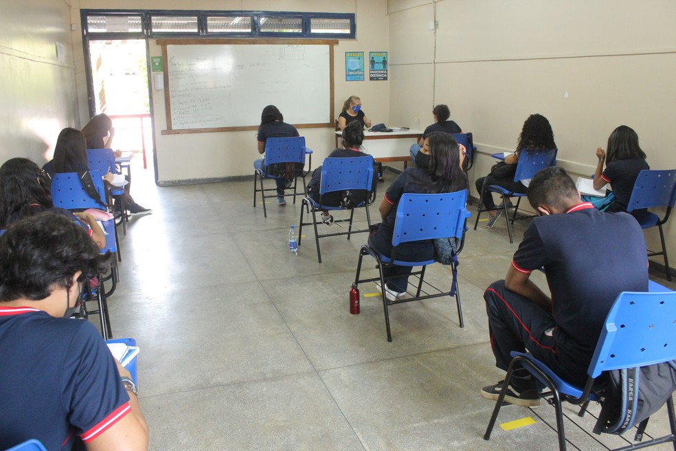 Matrículas: alunos do AM precisam confirmar reordenamento para novas escolas nos dias 8 e 9 de janeiro — Foto: Matheus Castro/G1 AM