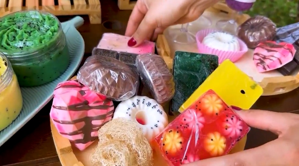 'Confeitaria da pele' vende sabonetes de frutas — Foto: TV Globo/Reprodução