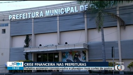 Crise nas prefeituras: prefeitos exoneram comissionados e planejam mais cortes de gastos