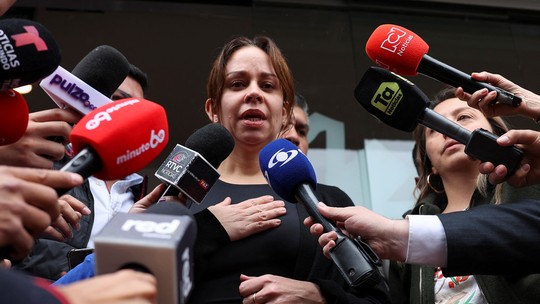 Colômbia oferece US$ 700 mil por mandantes de tiros a pré-candidato à presidência baleado na cabeça; estado é gravíssimo