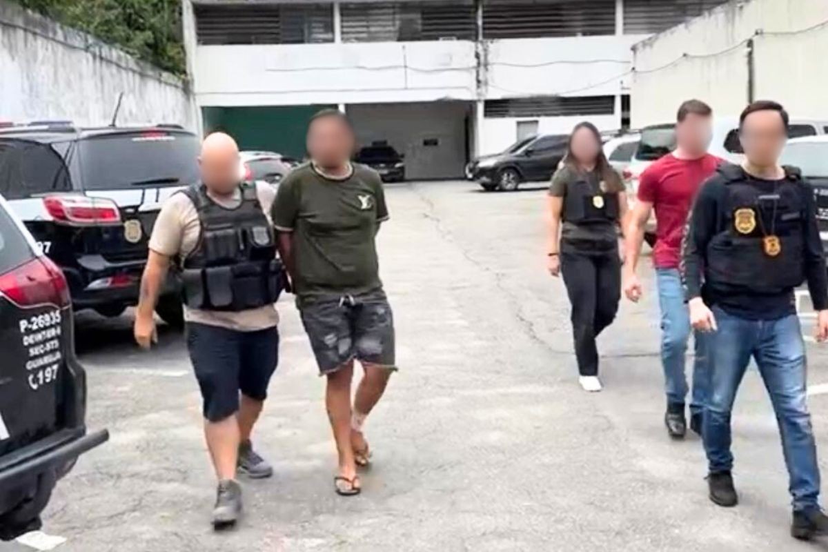 Homem é preso após tentar matar ex e torturá-la com lâmina de barbear em beco no litoral de SP