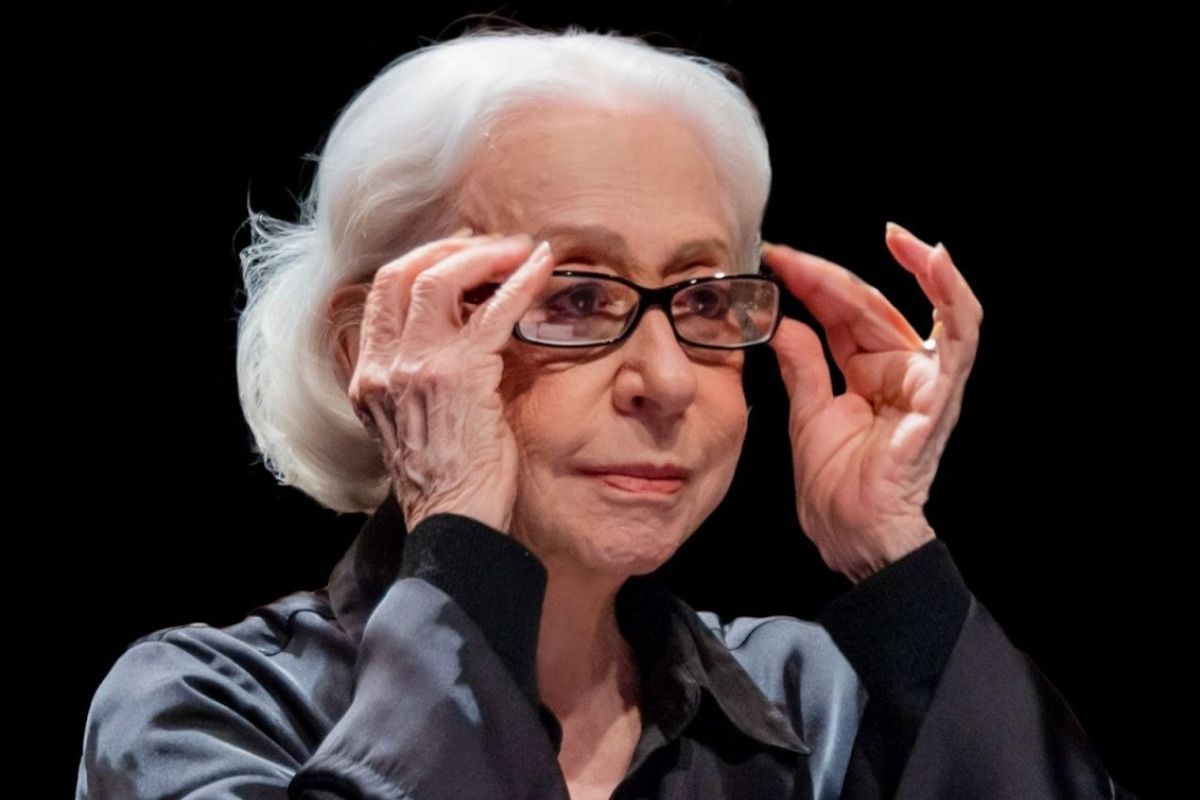 Fernanda Montenegro se apresenta na reabertura do Teatro do Sesc Santos