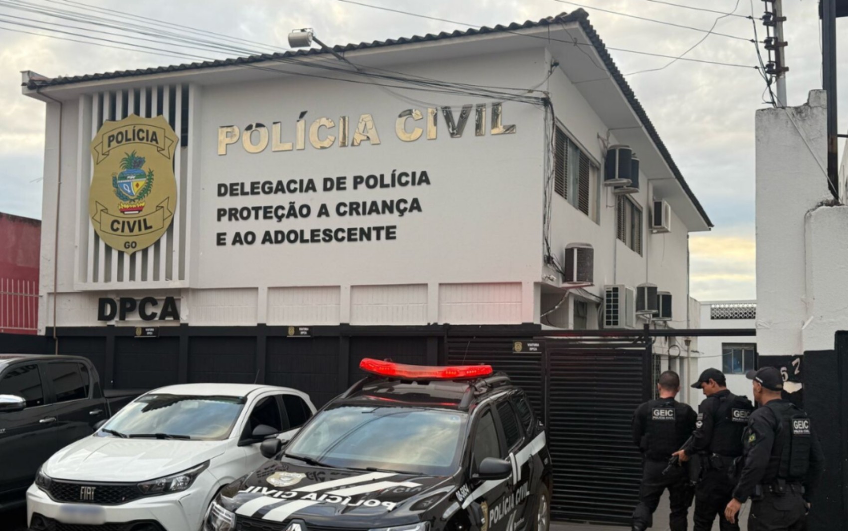 Amigo de família estupra criança durante churrasco e parentes dele oferecem dinheiro para ele não ser denunciado, diz polícia 