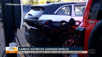 Carros elétricos ganham espaço na hora da compra