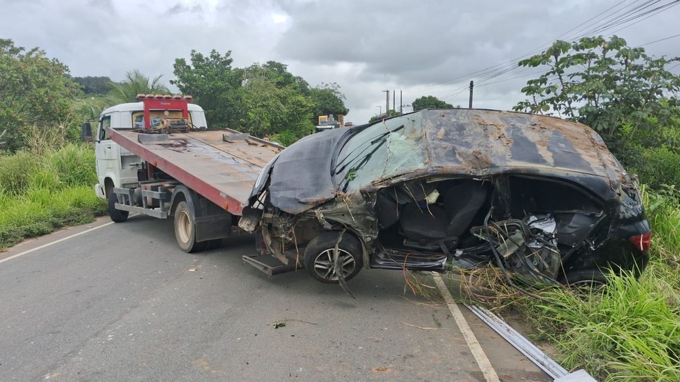 Acidente na SE-245 deixa duas pessoas feridas. — Foto: Alan Magalhães/ TV Sergipe