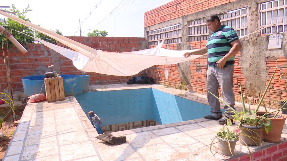 Morador de Rio Branco construiu uma cisterna em casa — Foto: Reprodução/Rede Amazônica