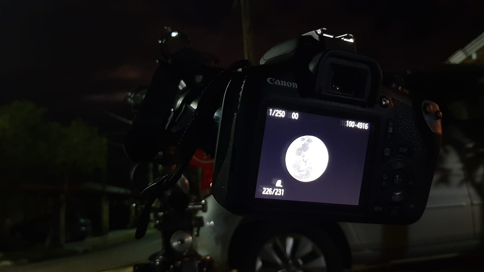 Lua vai 'encostar' em Saturno neste fim de semana; professor explica como observar fenômeno a olho nu