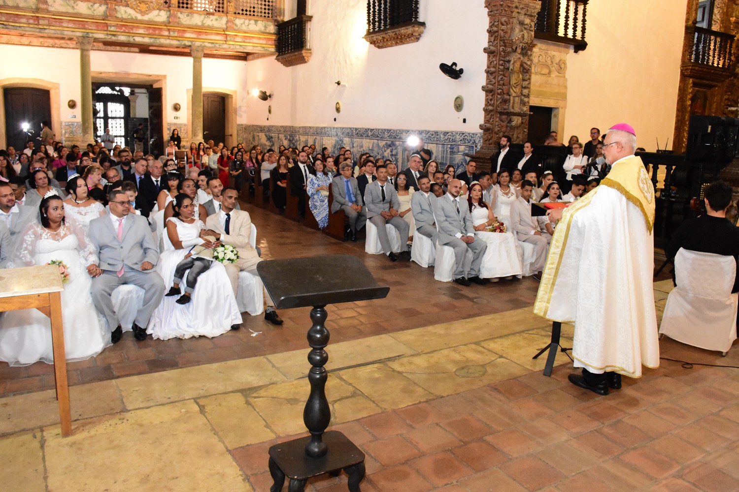 Reeducandos participam de casamento coletivo católico em João Pessoa