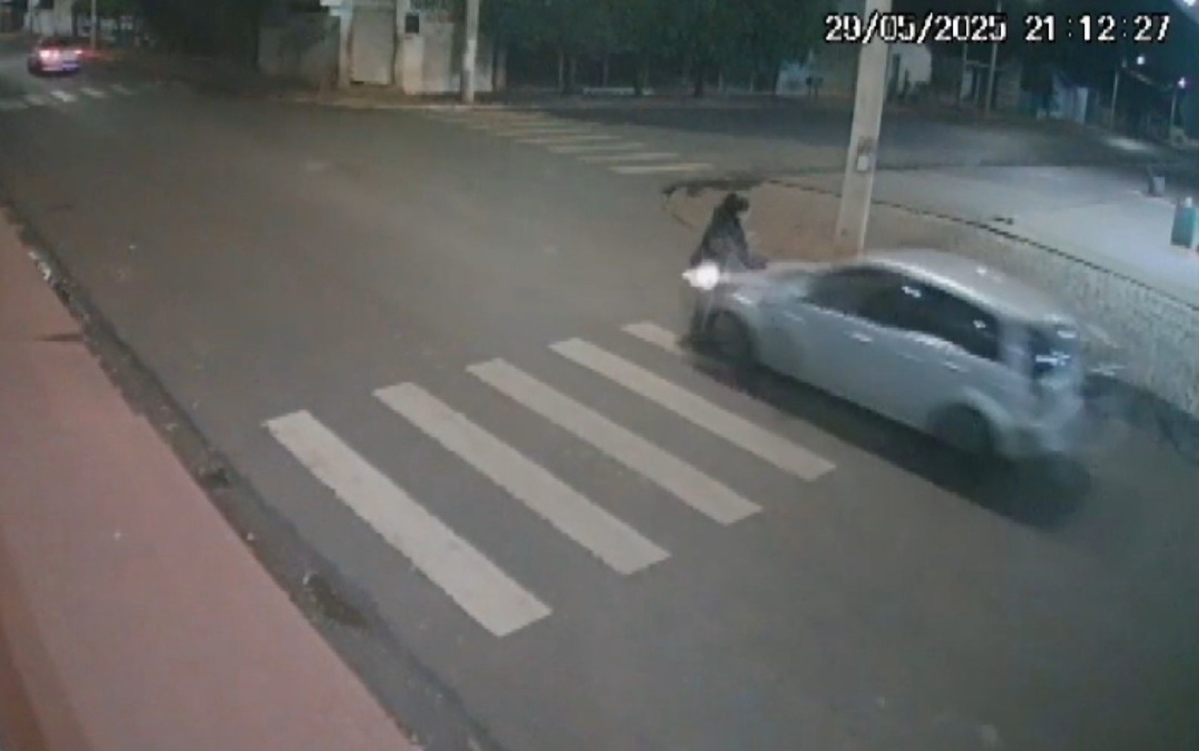 Idosa morre após ser atropelada em faixa de pedestres; motorista fugiu sem prestar socorro em Miguelópolis, diz PM