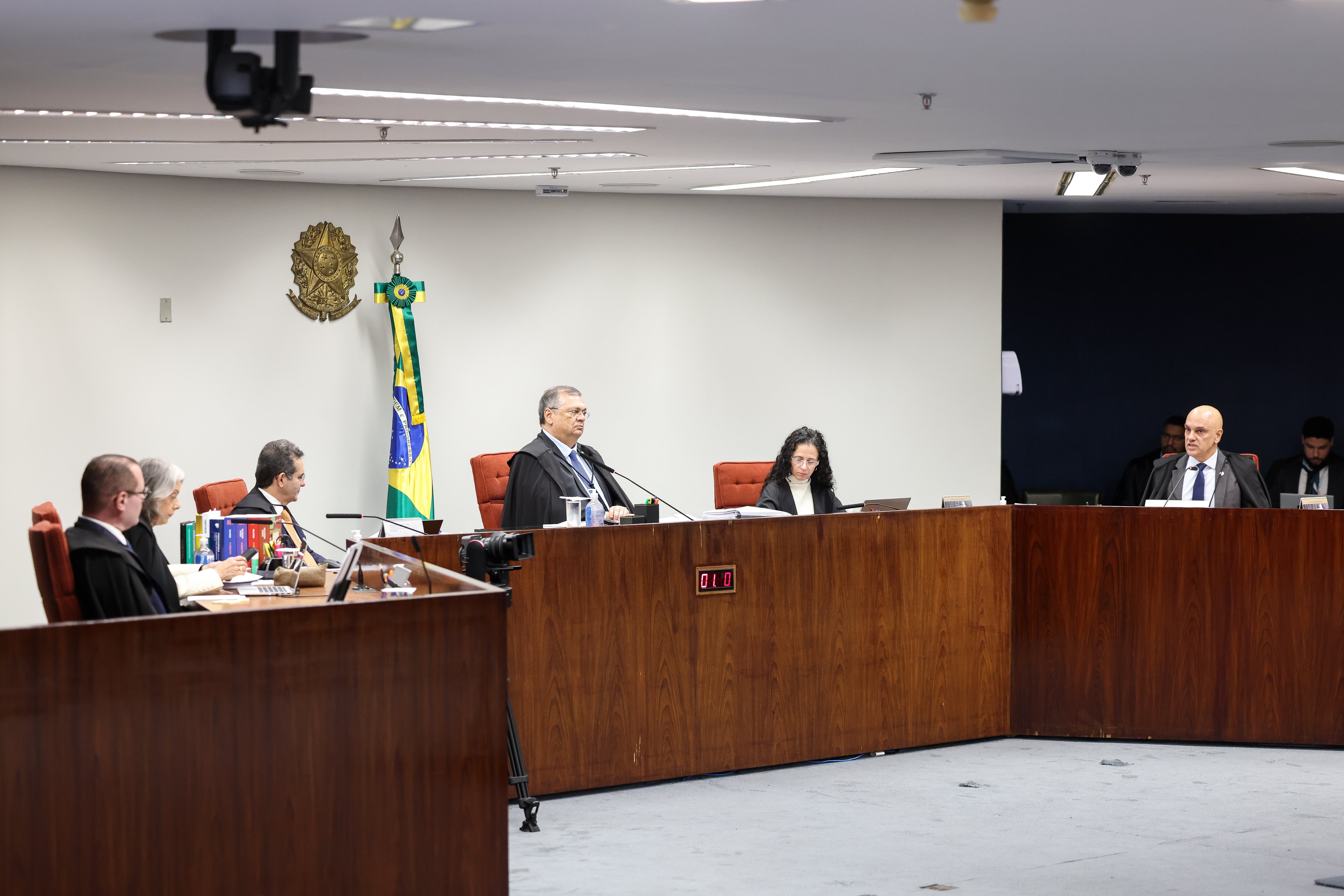 1ª Turma do STF julga Eduardo Bolsonaro por coação em processo sobre tentativa de golpe em 2022; ASSISTA
