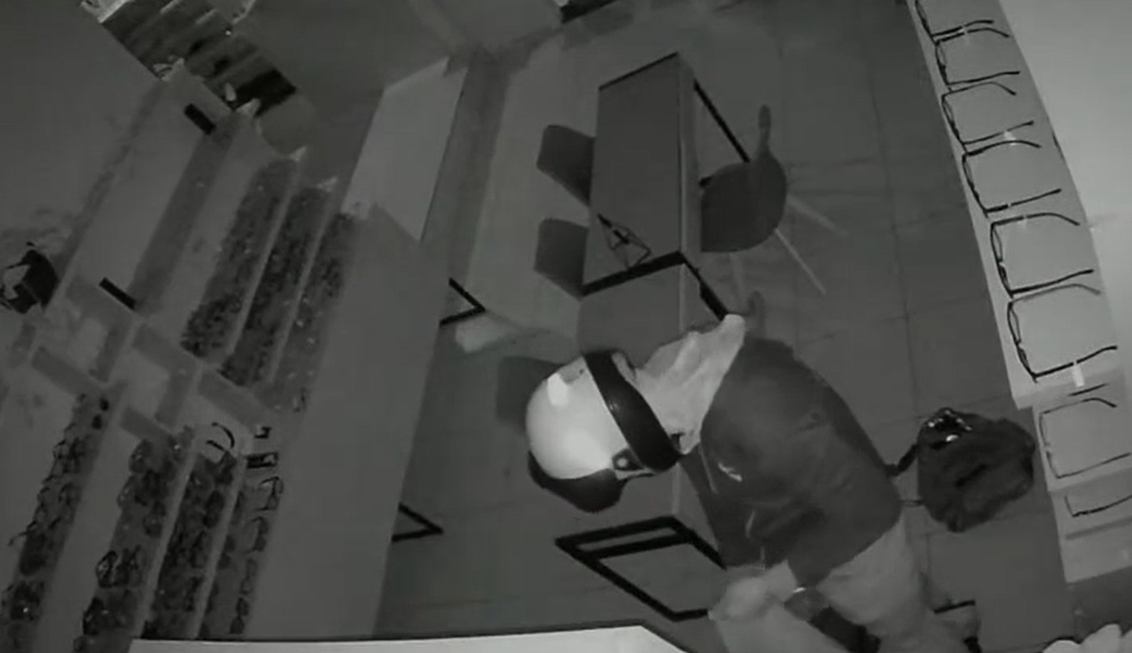 Homem invade ótica durante a madrugada e furta quase 180 relógios no interior do RN