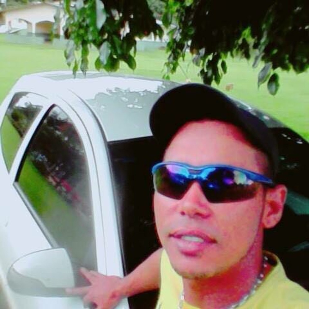 Gean Santos Barbosa, de 27 anos, foi morto com uma facada em Primavera do Leste — Foto: Facebook/Reprodução