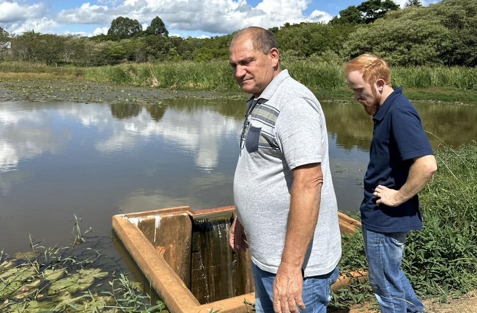 Rede coletora se rompe e esgoto atinge lago em Itapetininga 