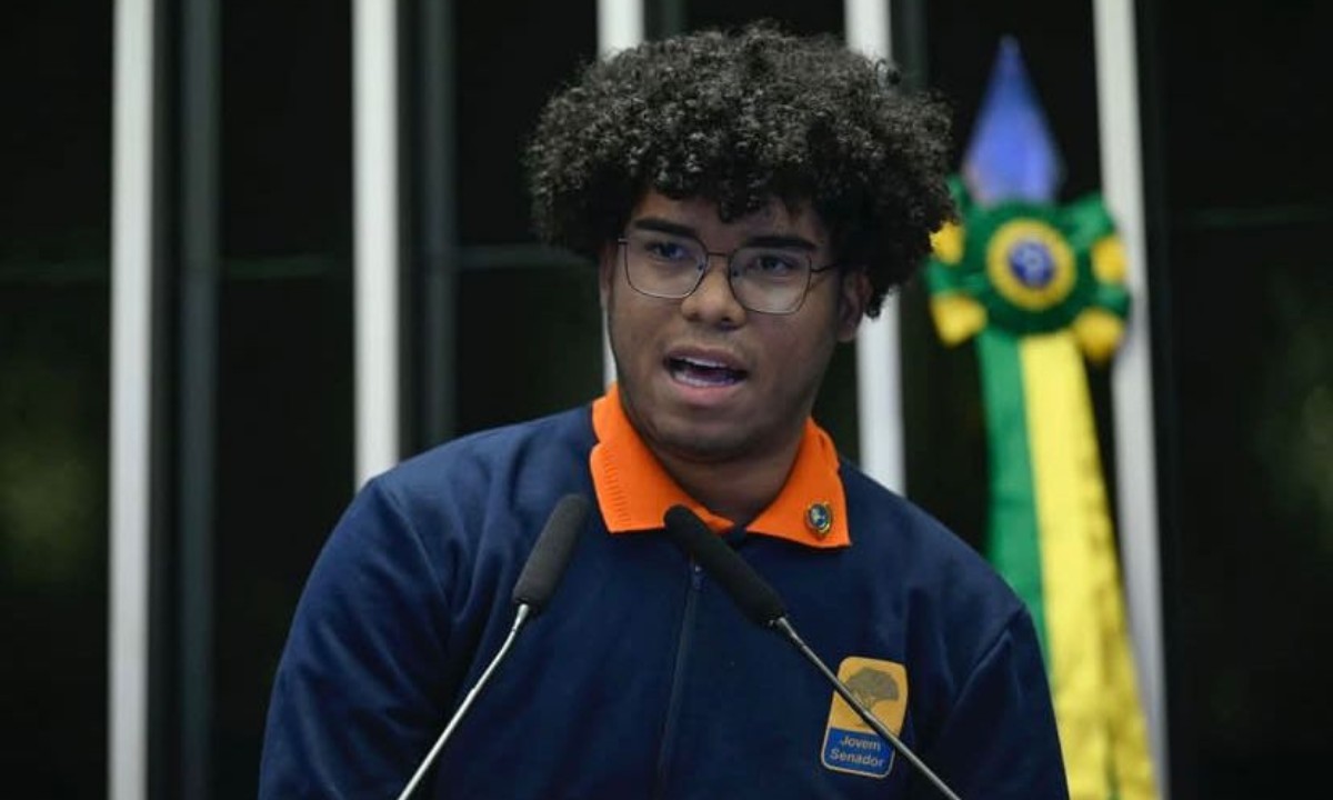Estudante de cidade da Bahia fica em primeiro lugar em seleção de redações e assume vaga em programa do Senado Federal