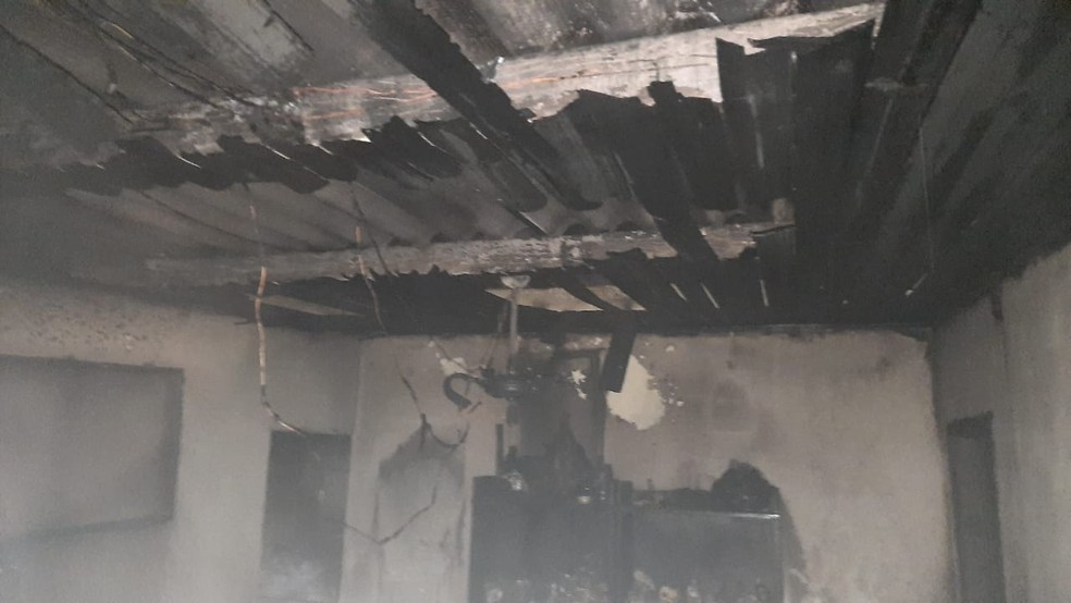 Rapaz, de 21 anos, é preso após atear fogo em residência de idosa, em Presidente Prudente (SP) — Foto: Polícia Civil