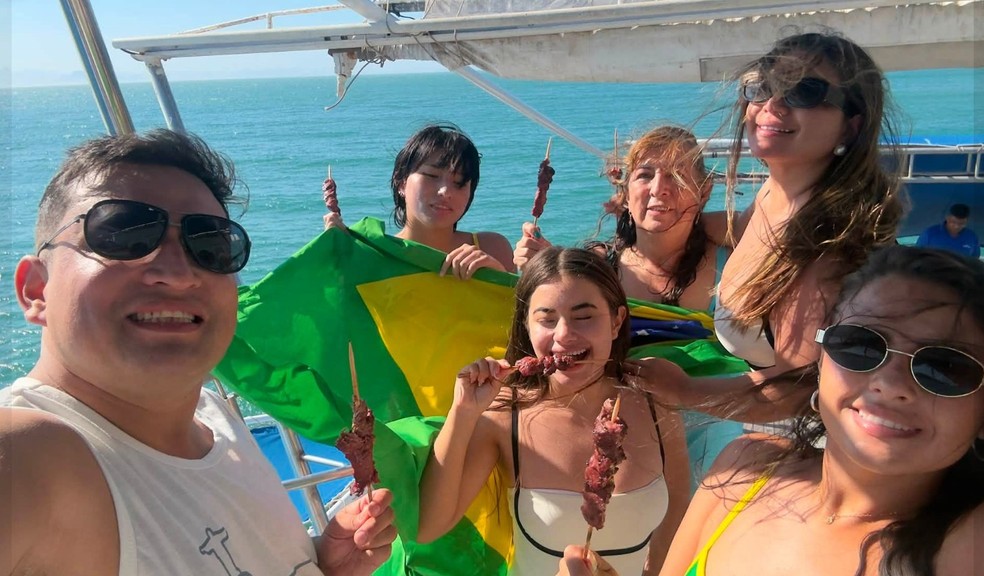 Parente de vítimas de helicóptero no Rio publica fotos da família durante viagem ao Brasil — Foto: Reprodução redes sociais