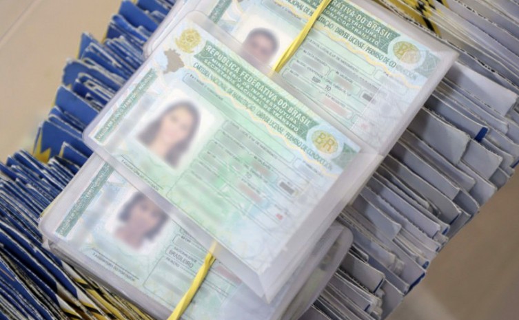 Detran detalha mudanças na CNH com prorrogação da validade e novas regras de renovação