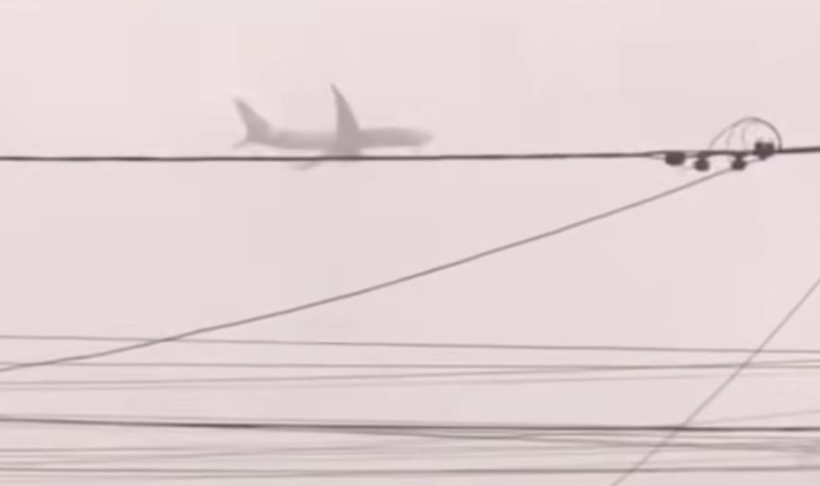 VÍDEO: mau tempo faz avião interromper pouso em Aracaju