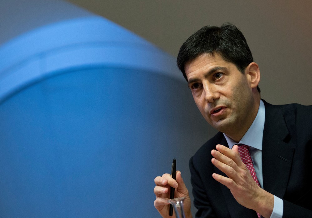Kevin Warsh assume a presidência do Federal Reserve nesta sexta-feira